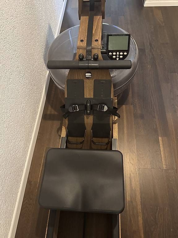 WaterRower Vélos d'appartement: WaterRower Nussbaum – D'occasion à Aarburg par federer20 1